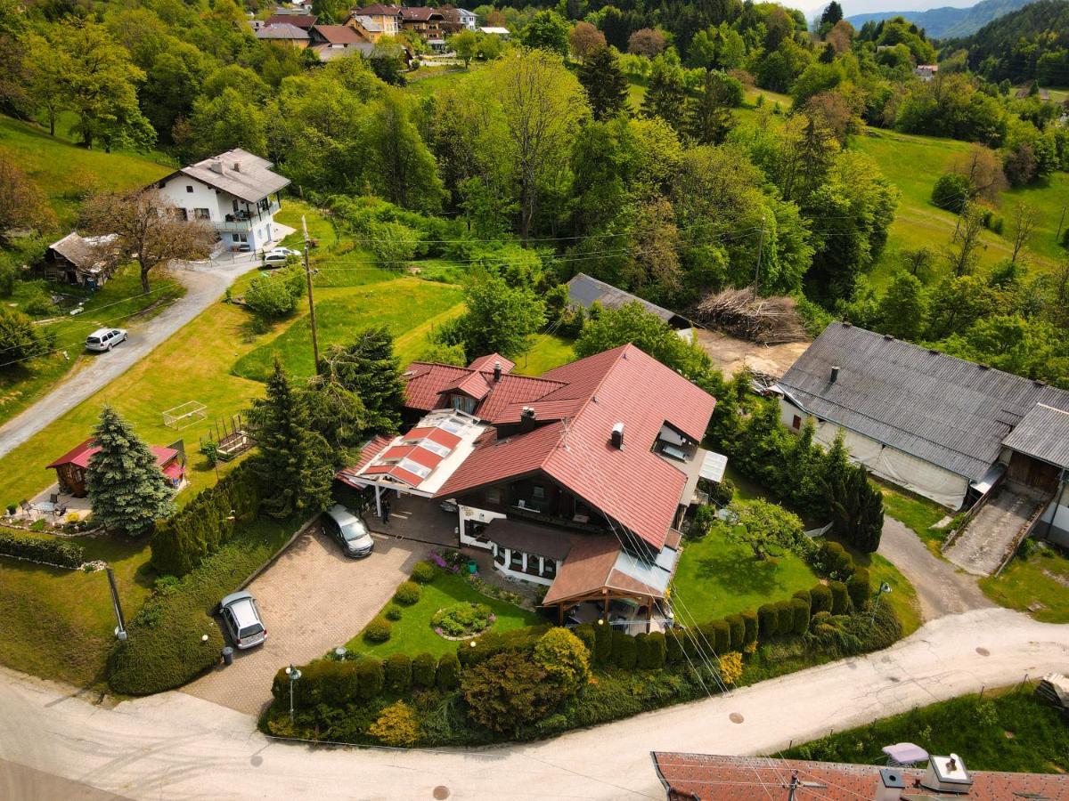 Gaestehaus Auf Der Hoehe Keutschach am See Exteriör bild