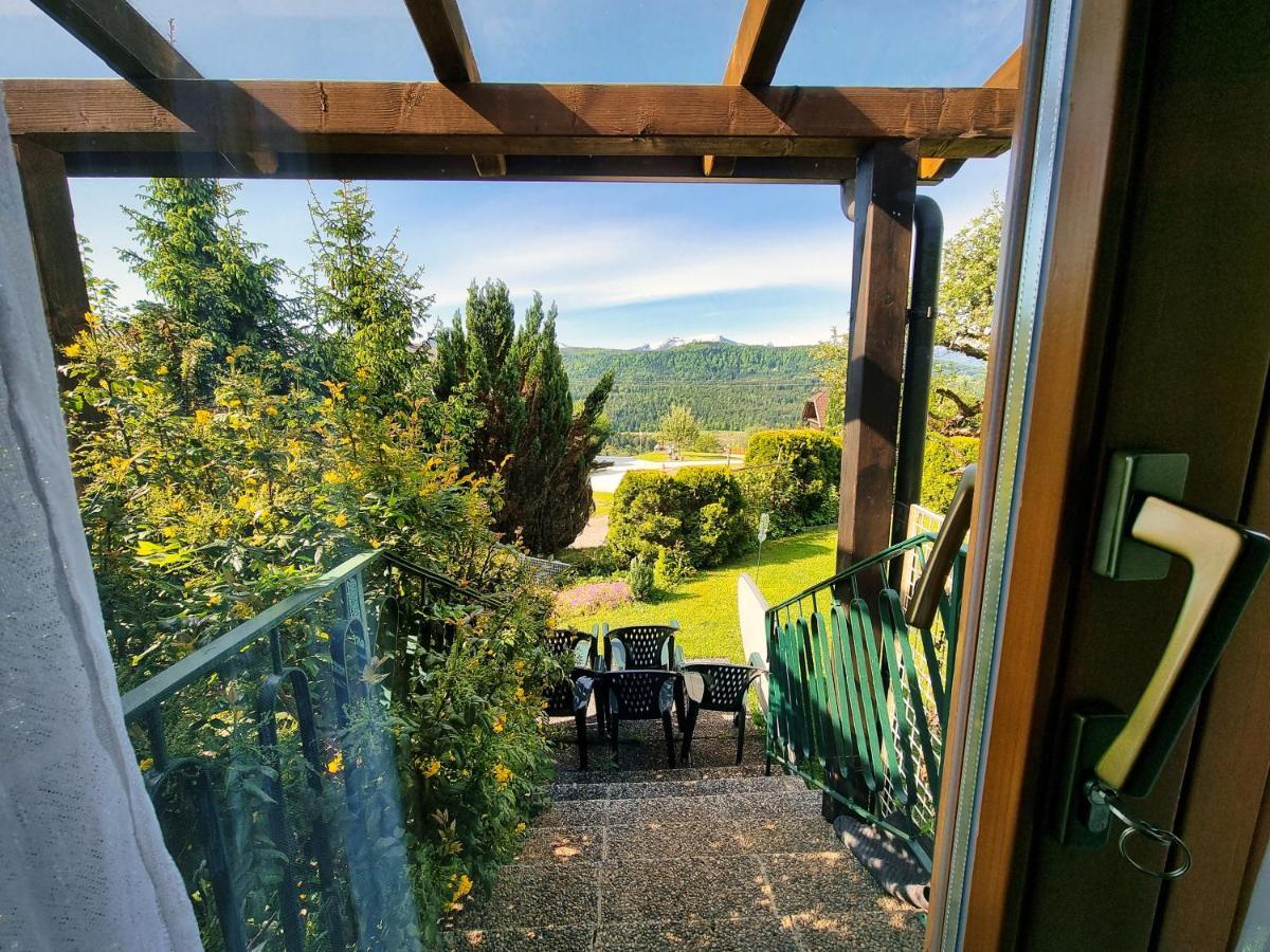 Gaestehaus Auf Der Hoehe Keutschach am See Exteriör bild